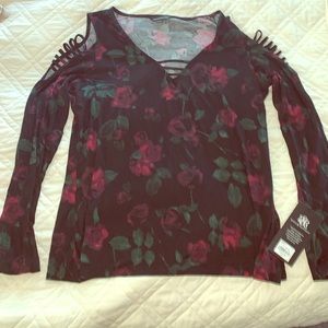 Rock & Republic cut out shoulder L/S